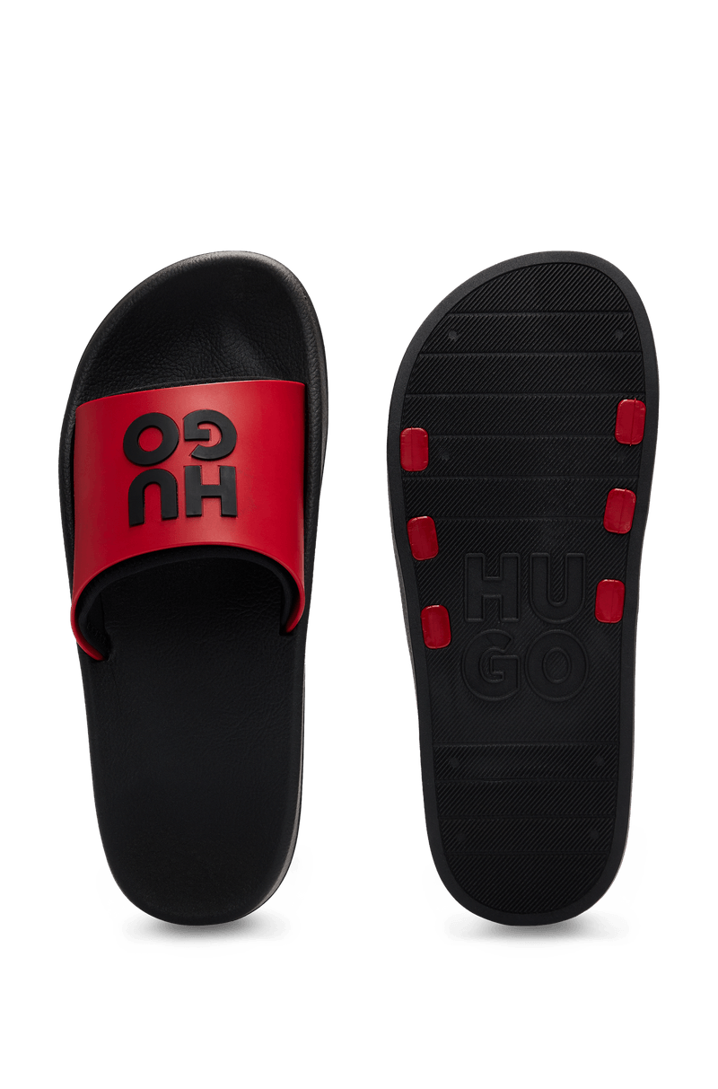 Chinelos Com Tiras Marcadas Com Logo