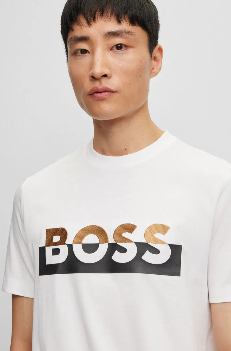 Camiseta Branca Em Malha De Algodão Com A Marca Impressa