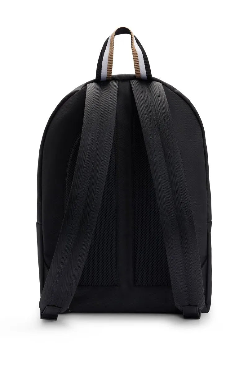 Mochila Estruturada Com Forro E Logo Em Contraste